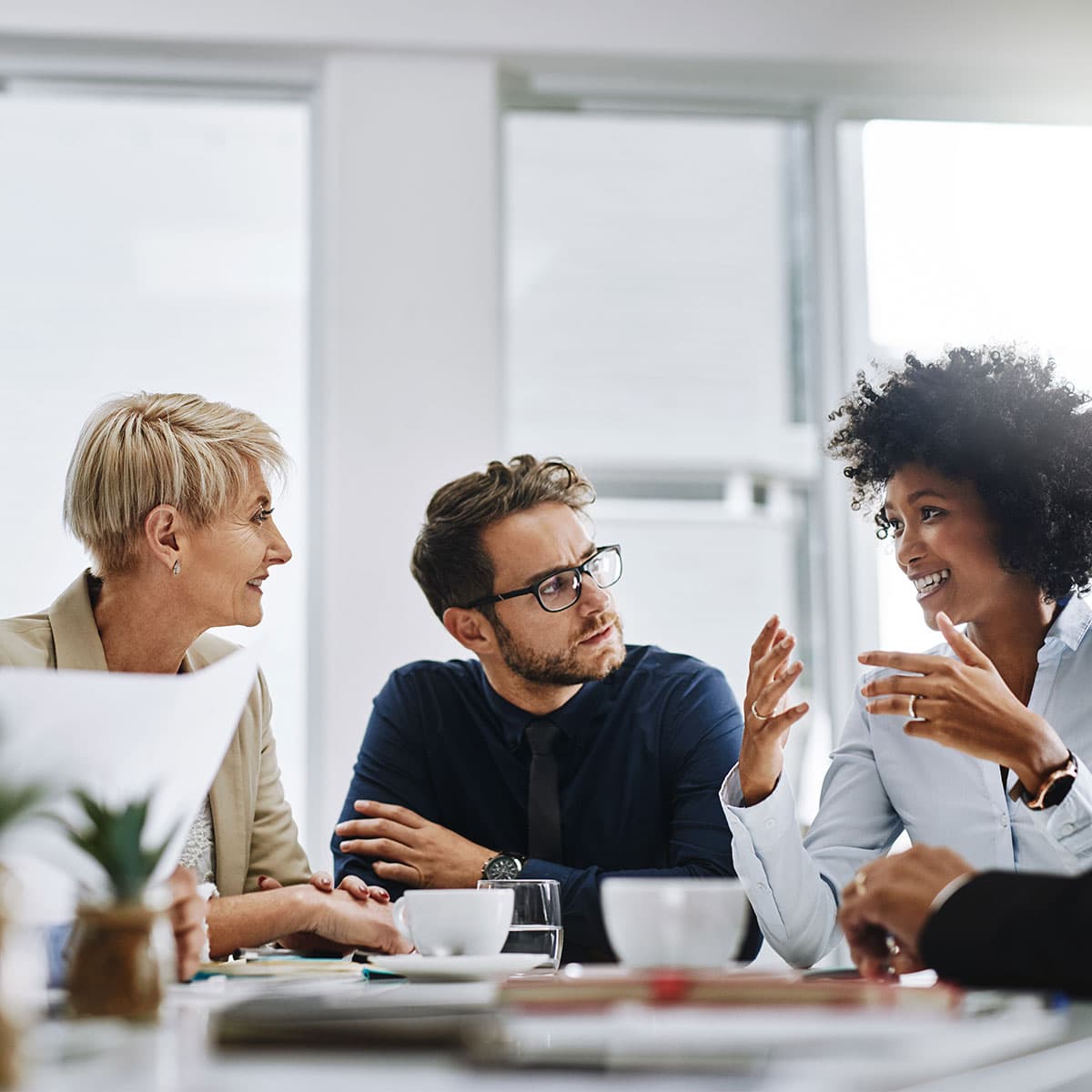 Ryhmä koostuu 15-25 jäsenestä, jotka tukevat toisiaan kehittämään osaamistaan, vahvistamaan johtamistaitojaan, tekemään parempia päätöksiä ja saavuttamaan parempia tuloksia.