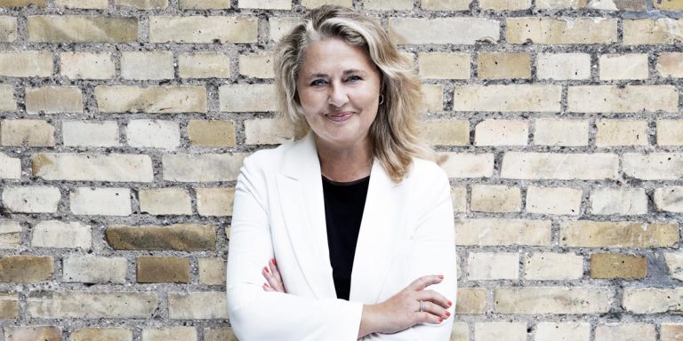 BIld på klimatexpert Annette Stube från stora ensom som skriver om företagens ansvar till att ställa om till grönt.