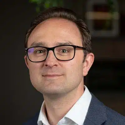 Leadership report being analyzed by futurist Tom Cheesewright